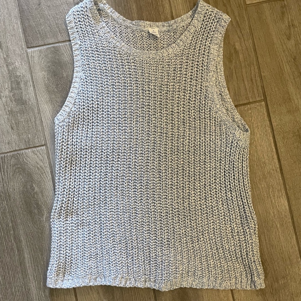 Old Navy sleeveless blue sweater size L